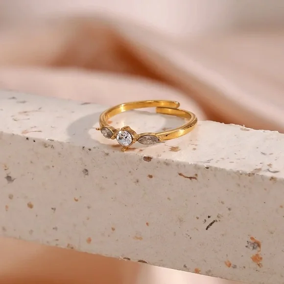 New Adjustable 18k Gold Zircon Ring, cute Ring, shiny Ring. - Picture 3 of 6